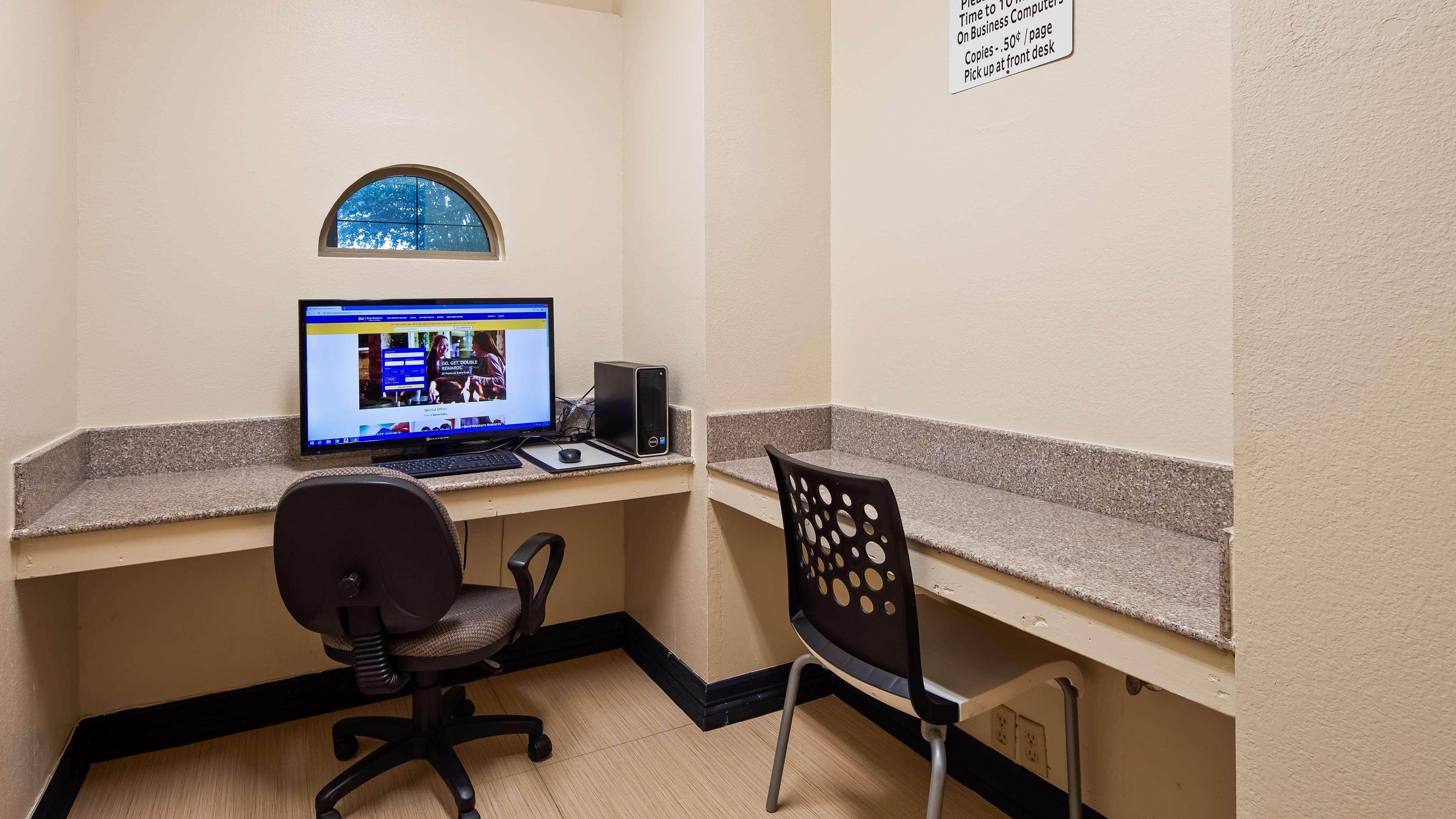 Surestay Plus By Best Western San Antonio Airport Buitenkant foto