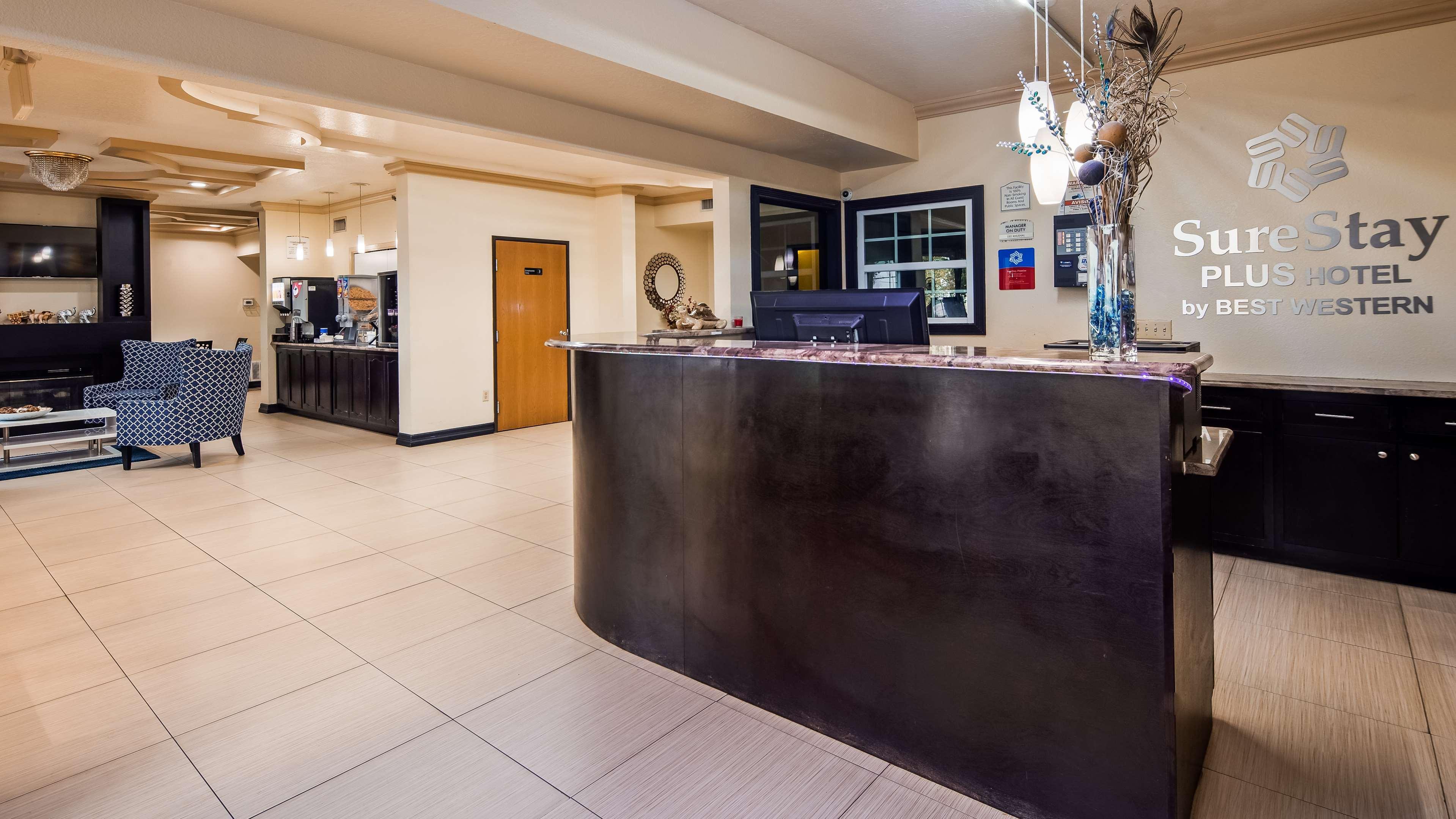 Surestay Plus By Best Western San Antonio Airport Buitenkant foto