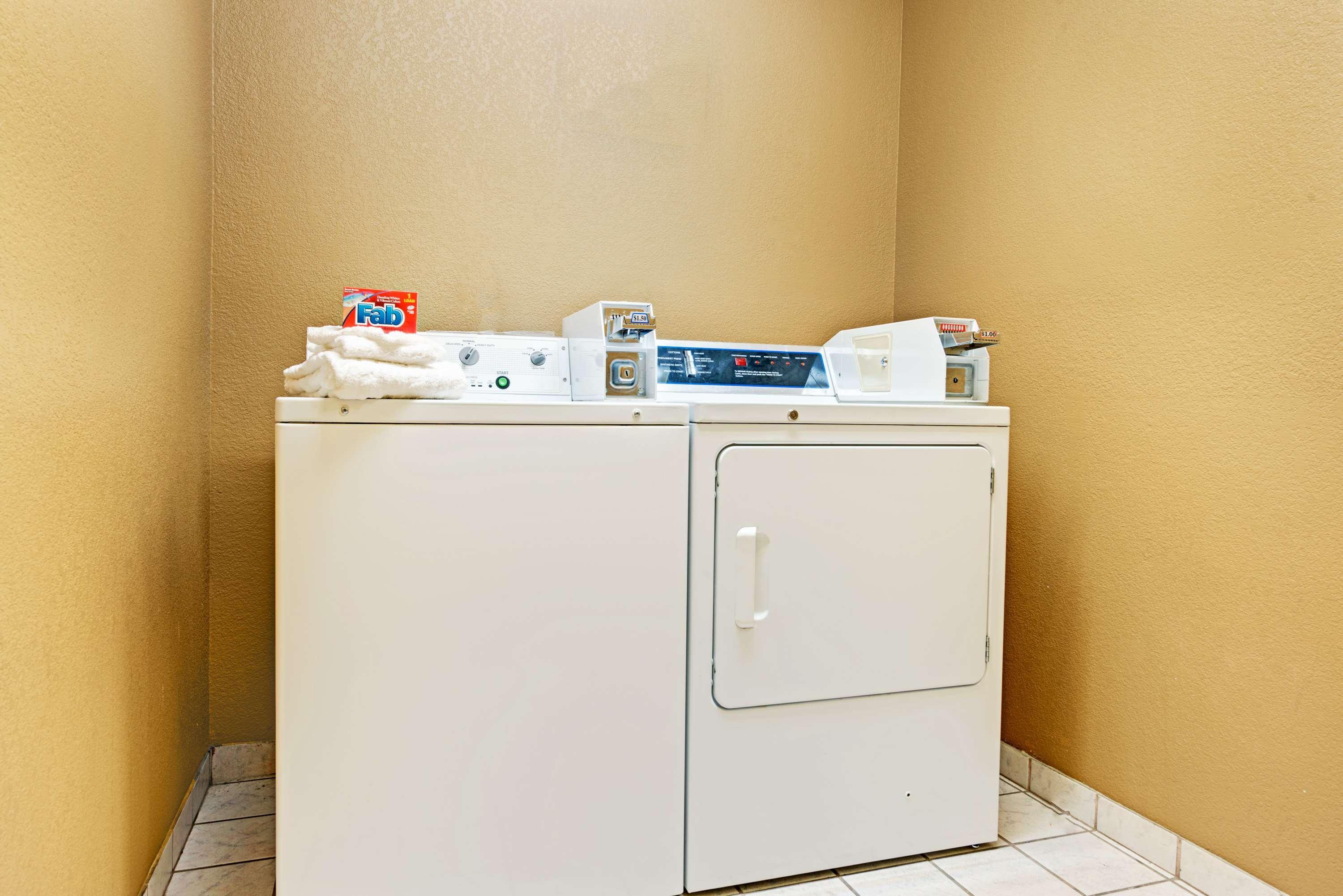 Surestay Plus By Best Western San Antonio Airport Buitenkant foto