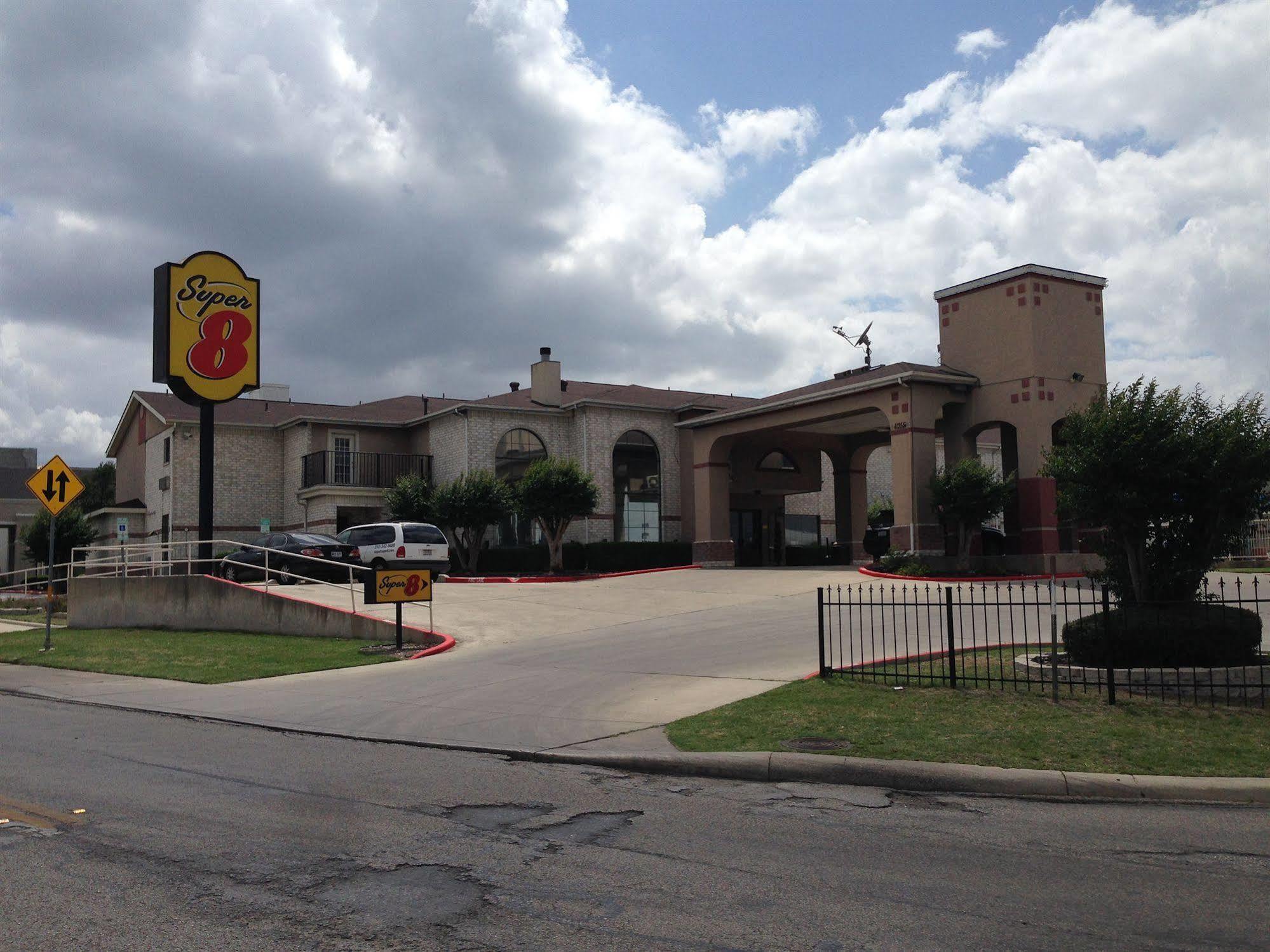 Surestay Plus By Best Western San Antonio Airport Buitenkant foto
