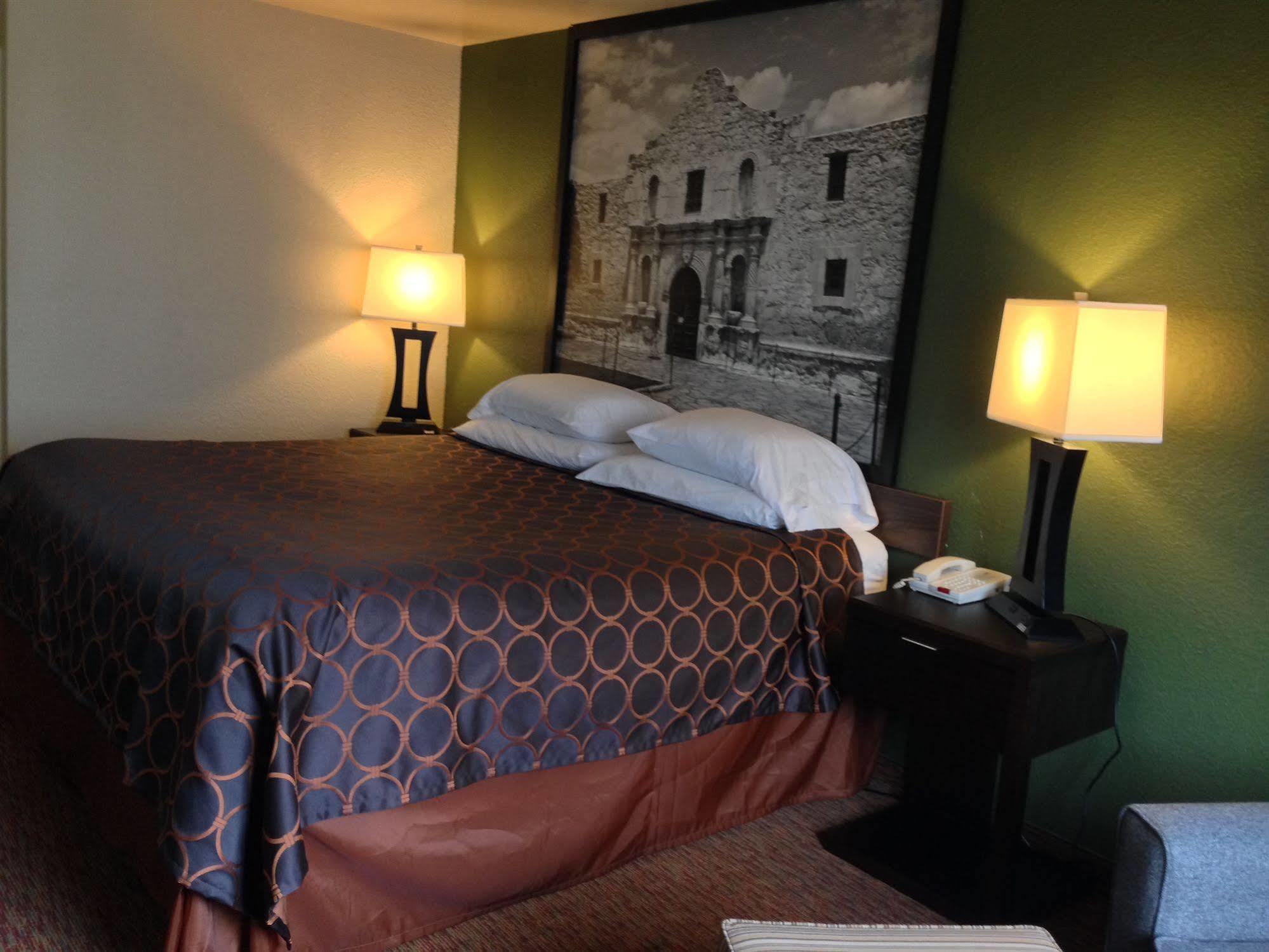 Surestay Plus By Best Western San Antonio Airport Buitenkant foto