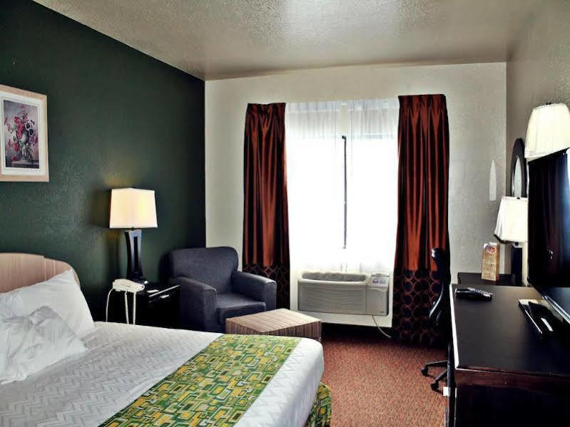 Surestay Plus By Best Western San Antonio Airport Buitenkant foto